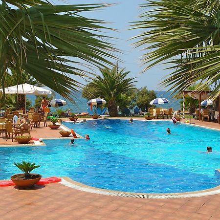 Hotel Oasis Kyparissia Exterior photo