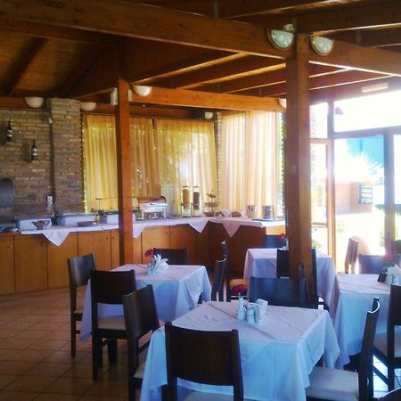 Hotel Oasis Kyparissia Exterior photo
