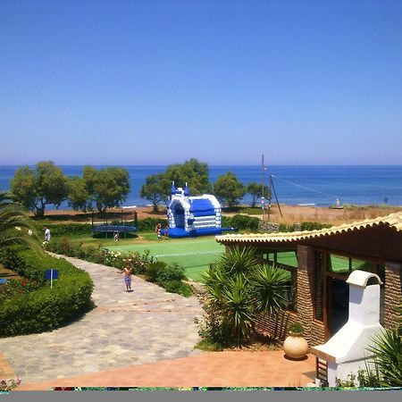 Hotel Oasis Kyparissia Exterior photo