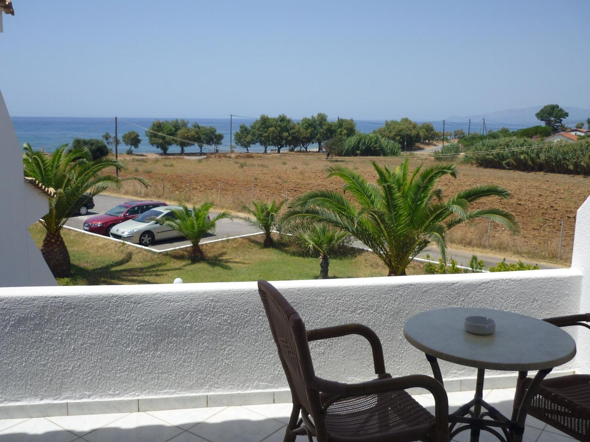 Hotel Oasis Kyparissia Exterior photo