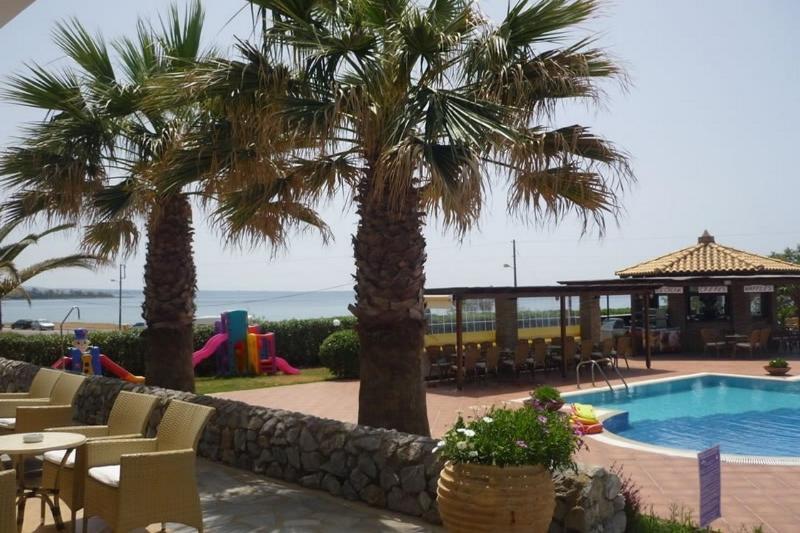 Hotel Oasis Kyparissia Exterior photo